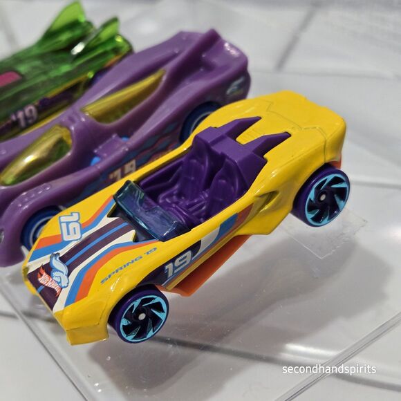 HOT WHEELS VHTF 2019 SPRING SERIES Lot Of 3 Loose Cars - Picture 3 of 12